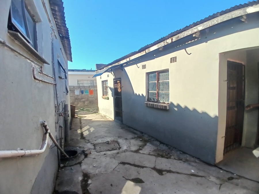 7 Bedroom Property for Sale in Mdantsane Eastern Cape